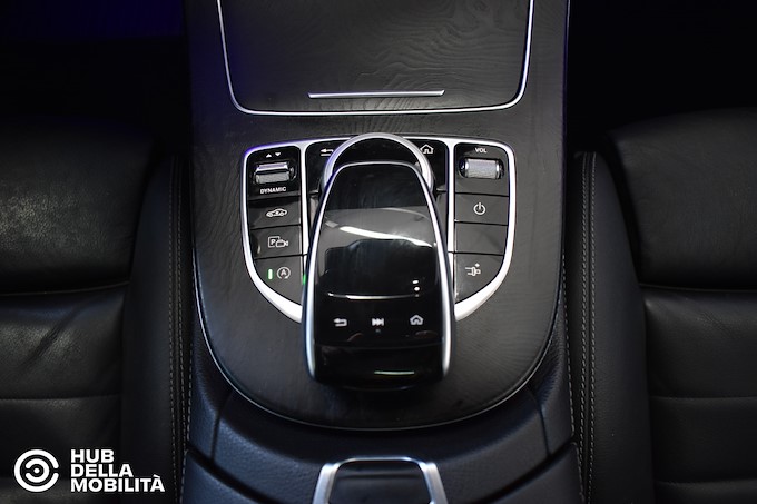 MERCEDES-BENZ E 220 d AMG-Line